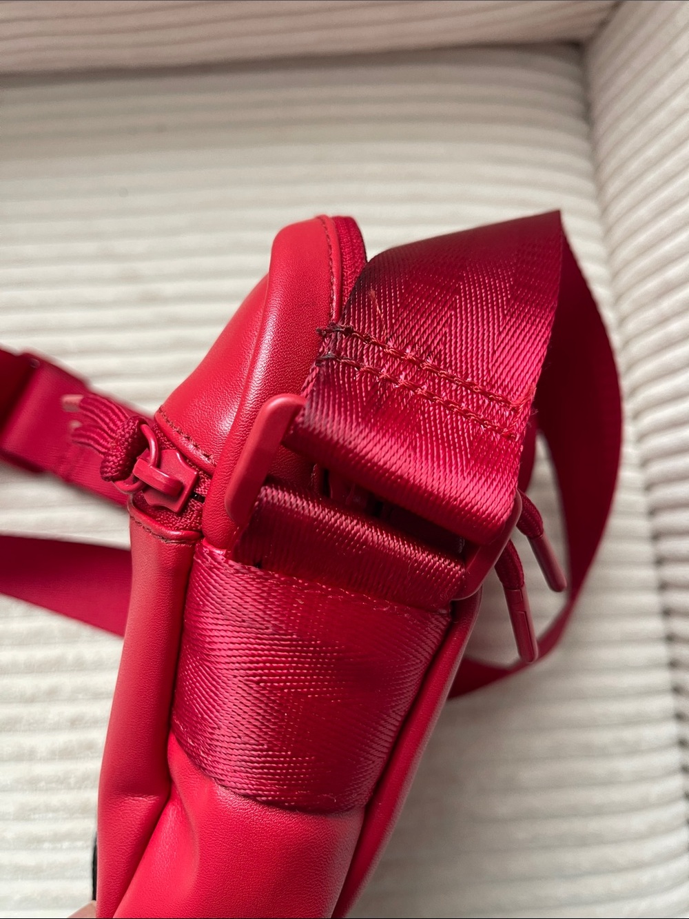 Nike Red Air Jordan Crossbody Bag - Picture 7 of 10